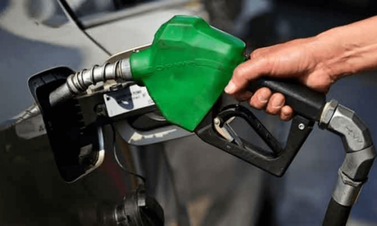 Petrol filling in a fuel tank